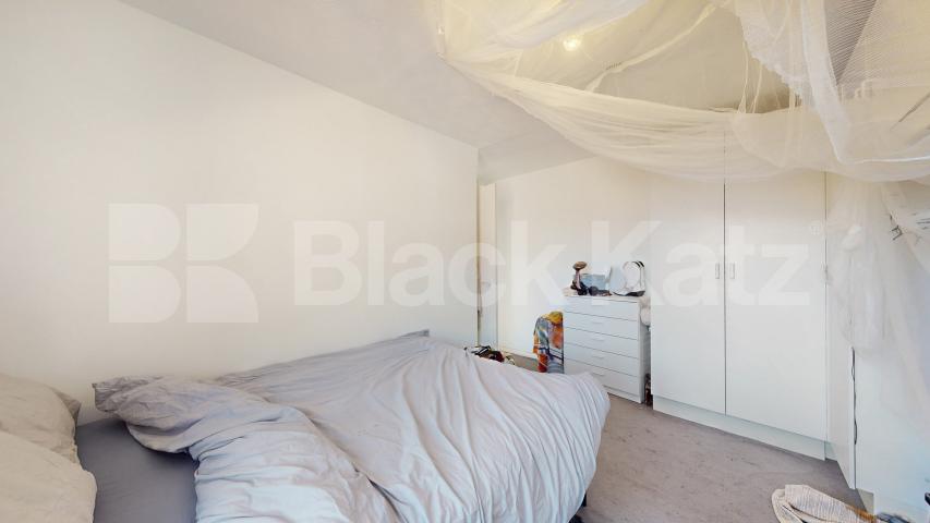 Fantastic two bed located within mins to Camden & Kings Cross Barker Drive, Camden